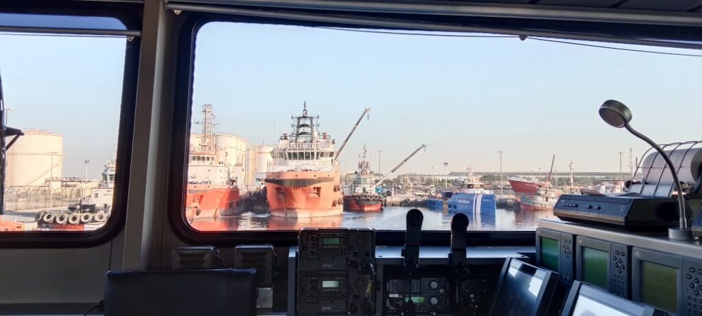 Ship cleaning services